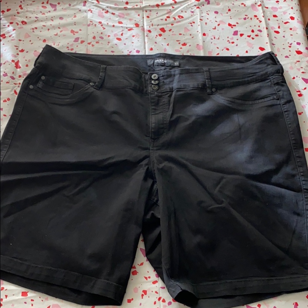 Torrid brand shorts size 30